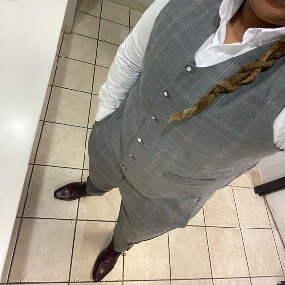 Meet your Posher, Rusheen - Picture 3 of 4